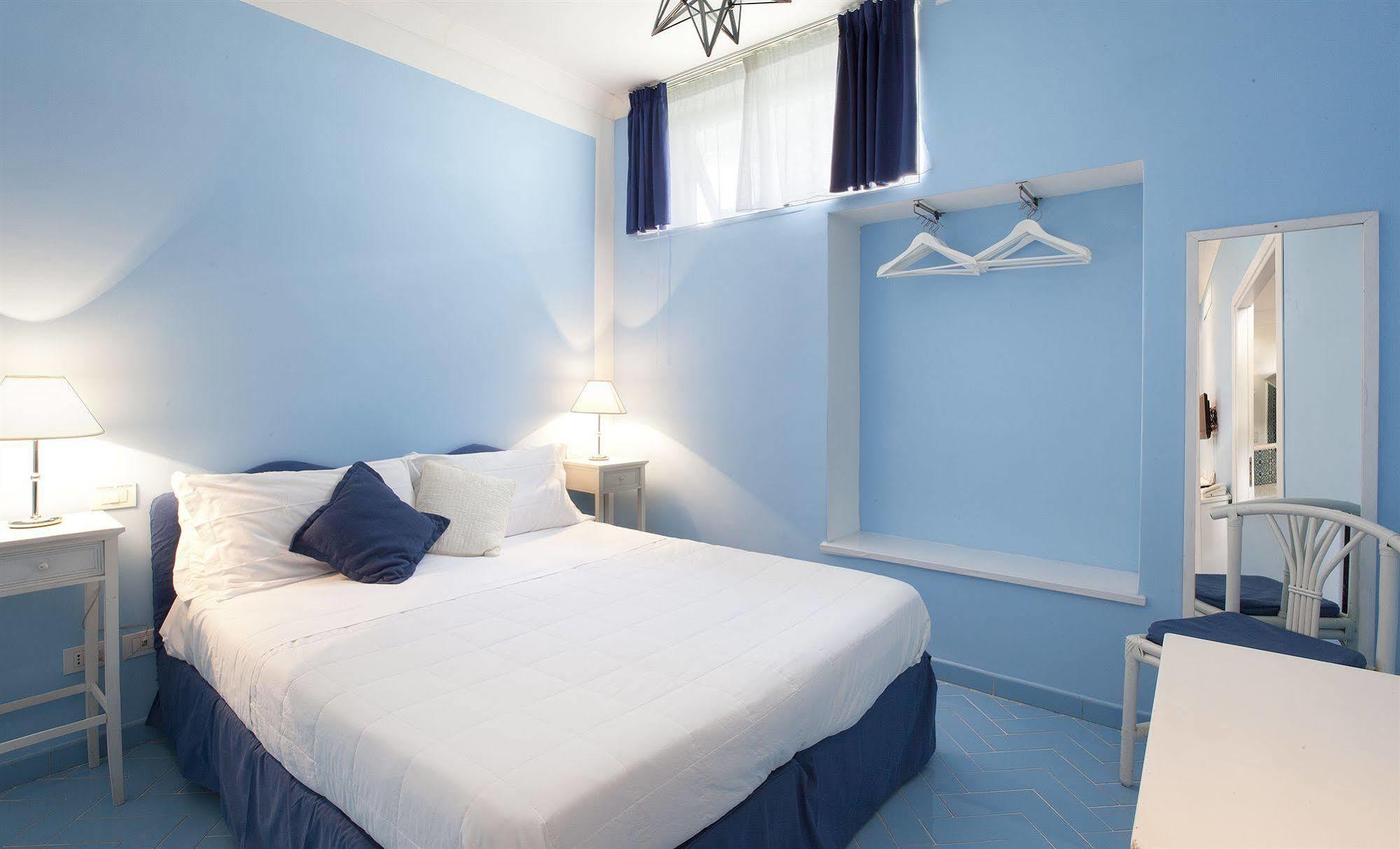 Bougainville Hotel 3*