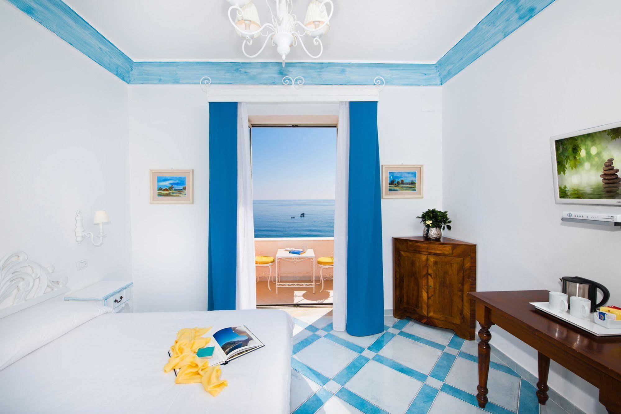 Aparthotel Flavio Gioia 3*