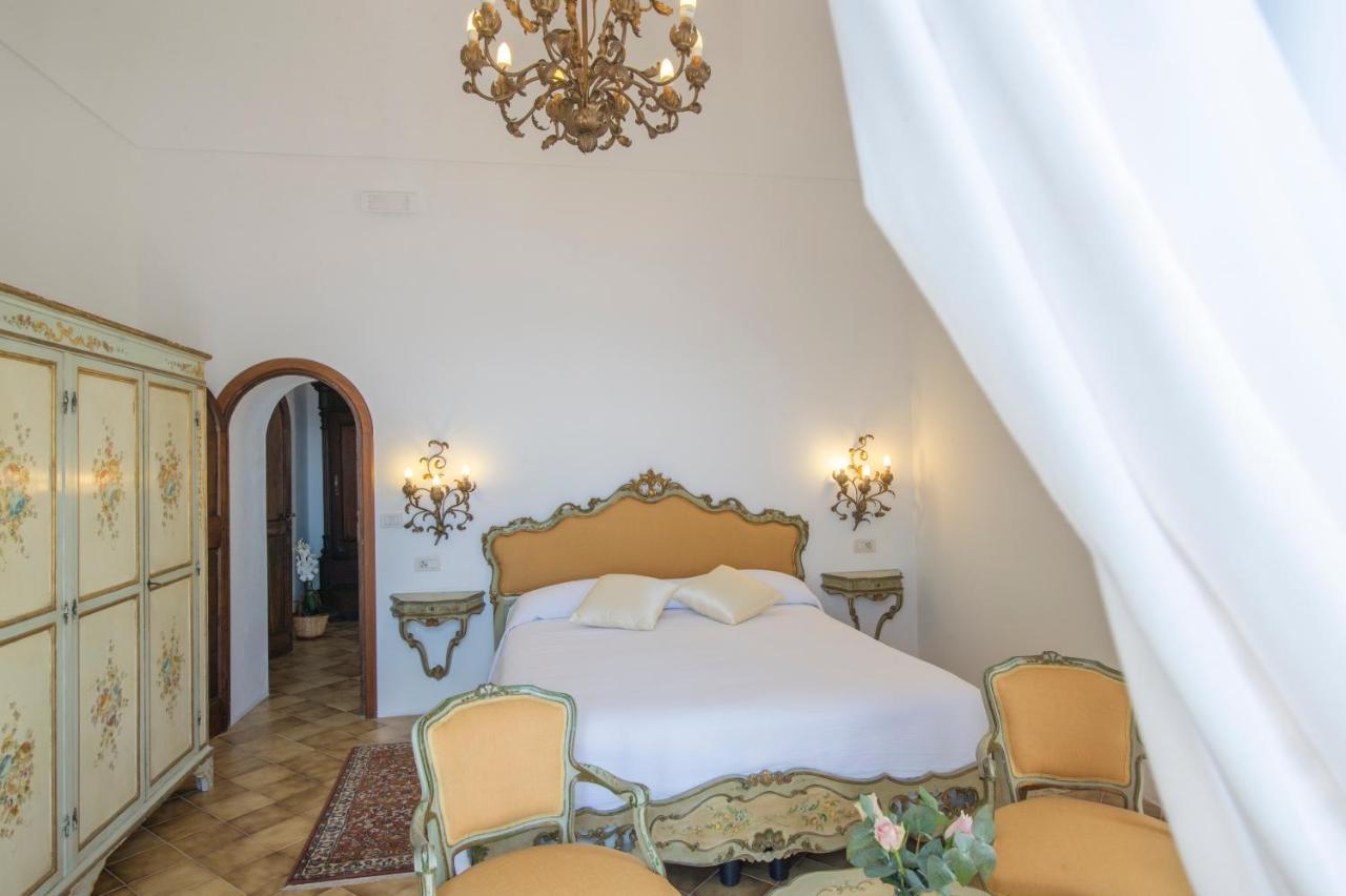 Virginia Villa Positano