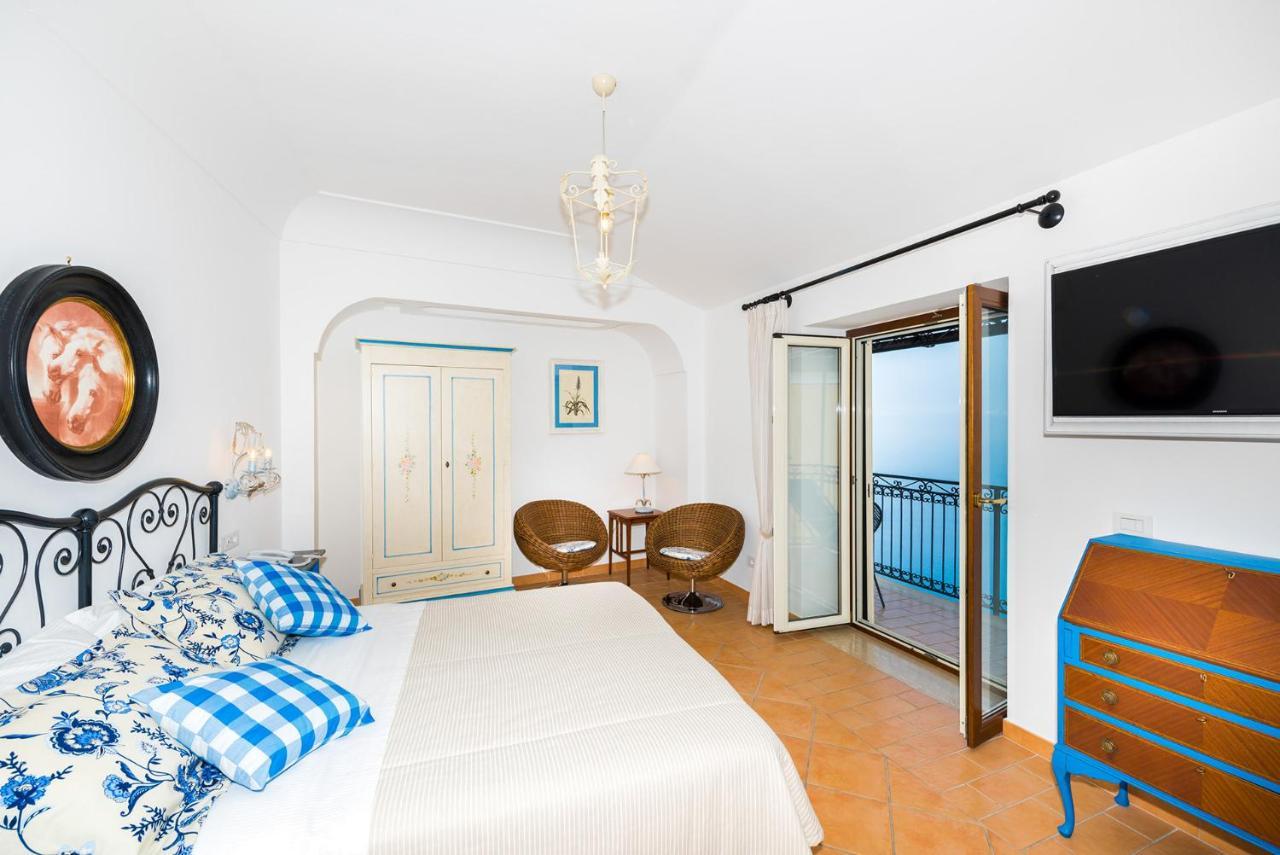 Zeus Positano