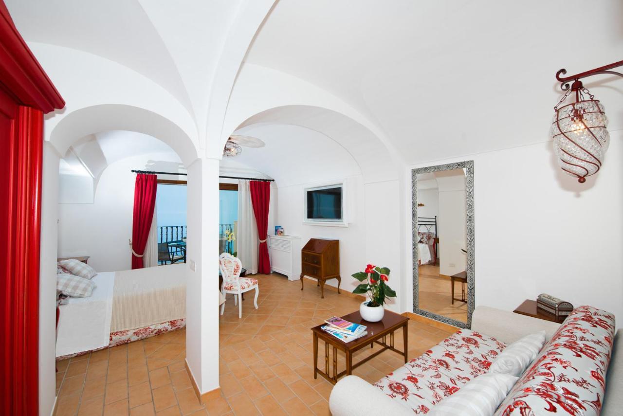 Zeus Villa