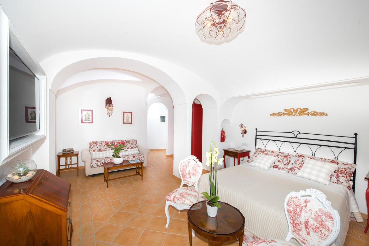 Zeus Positano