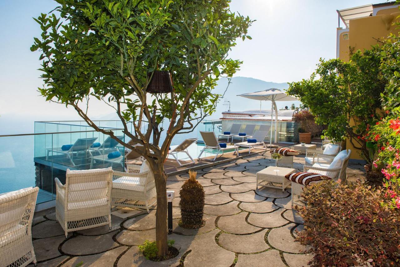Zeus Villa *