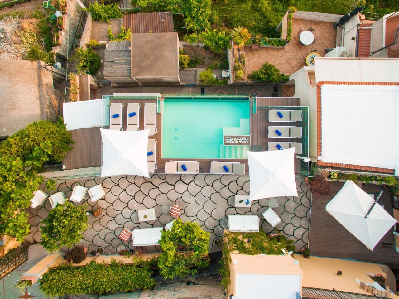 Zeus Positano