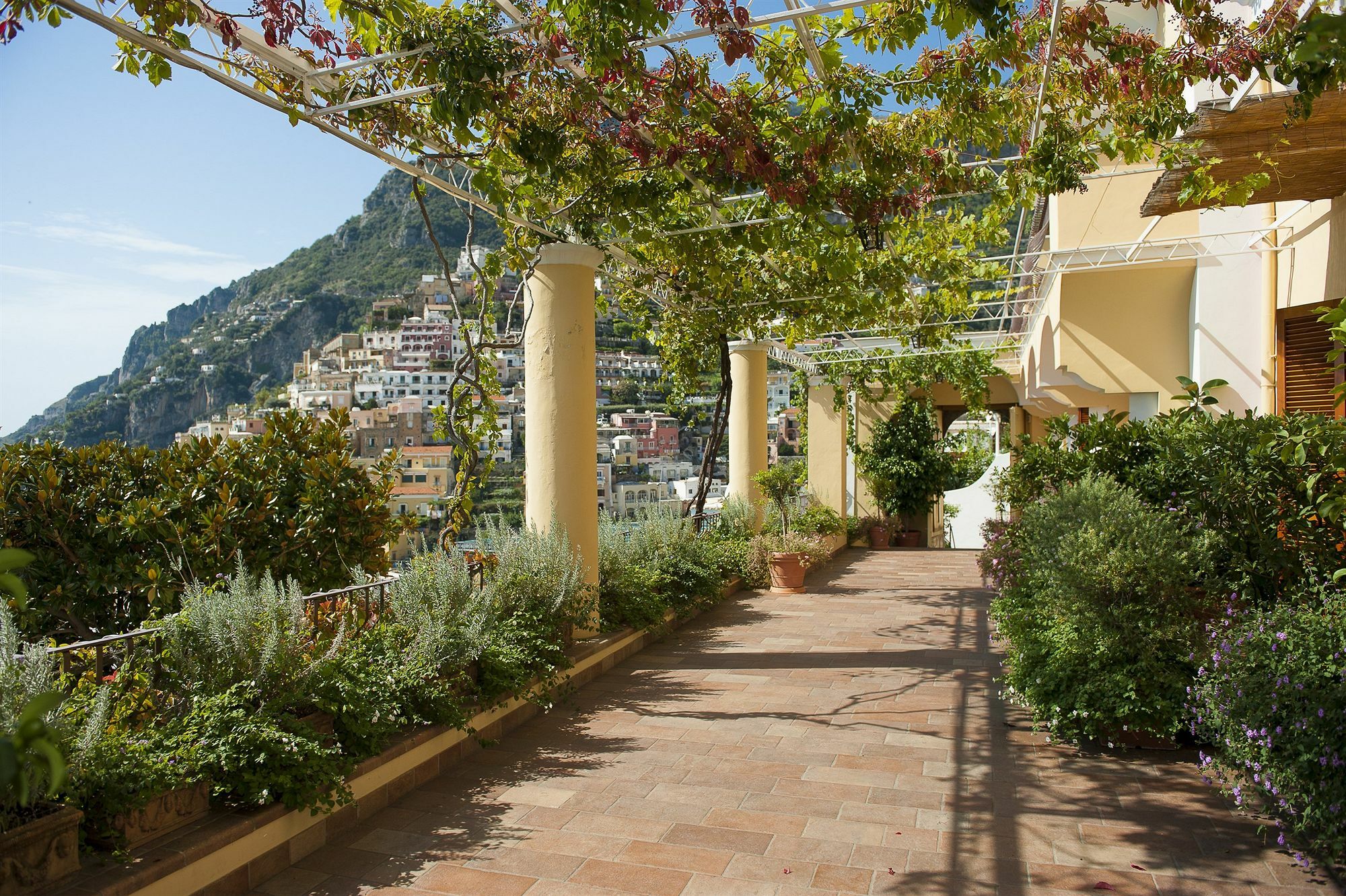 California Hotel Positano