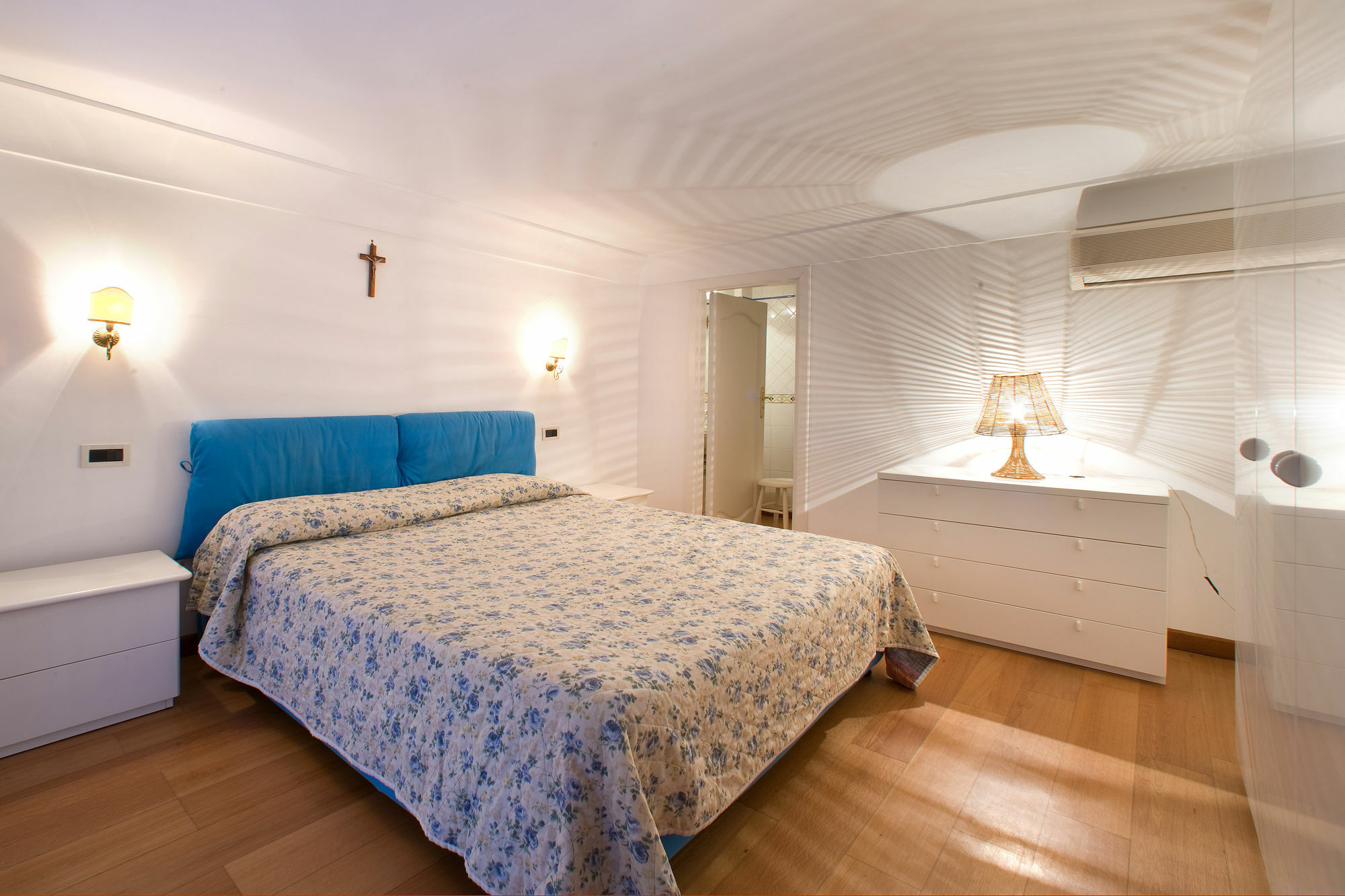Aparthotel La Caravella Di - Relais&beach Positano