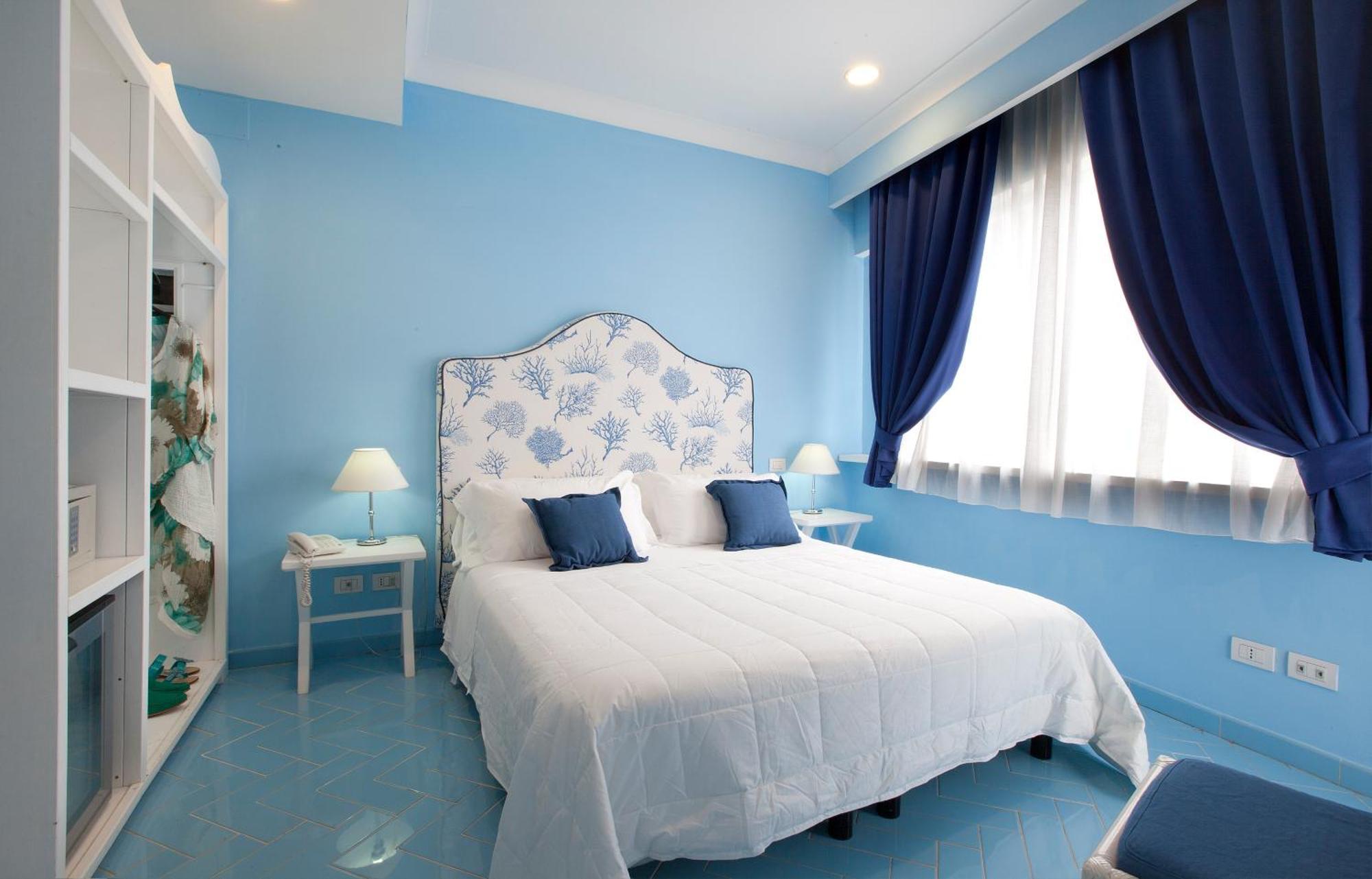 Bougainville Hotel 3*