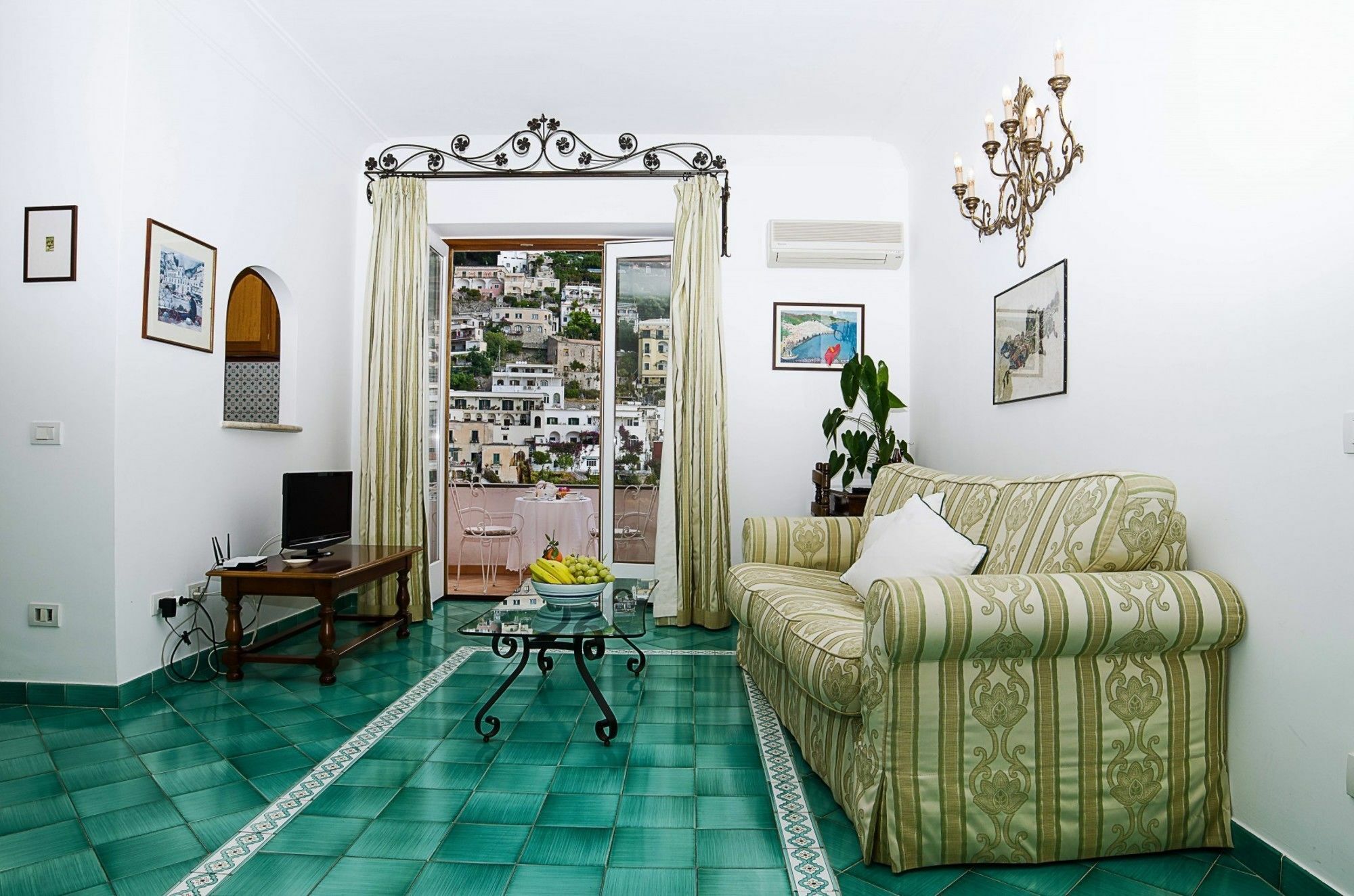 Charlotte Apartment Positano
