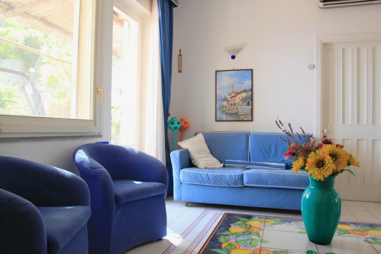 Apartment Flower Power *