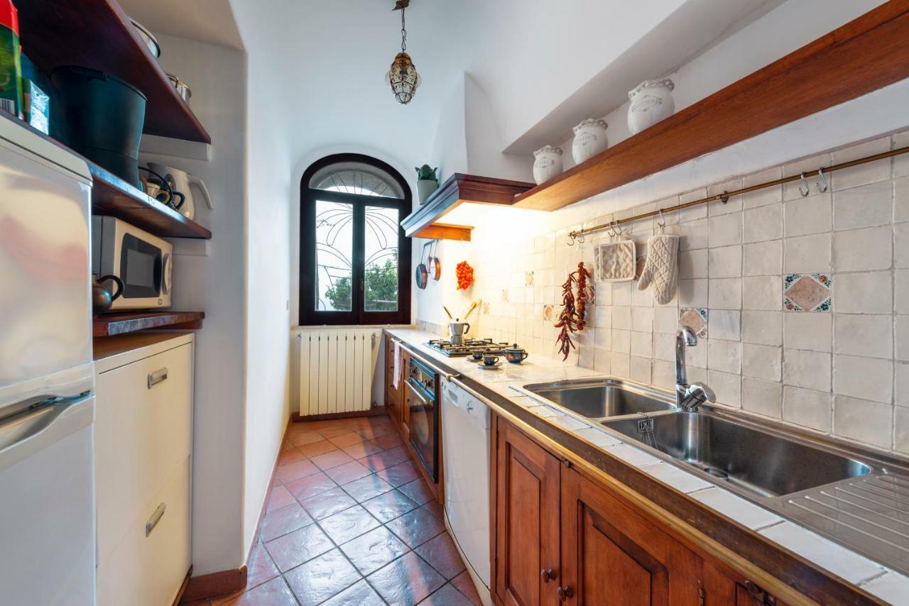 Casa Claudius - *