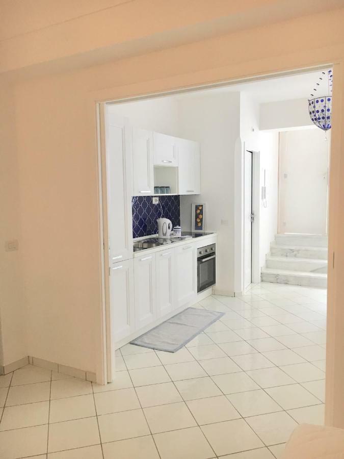Marilu Vacation In Apartment *