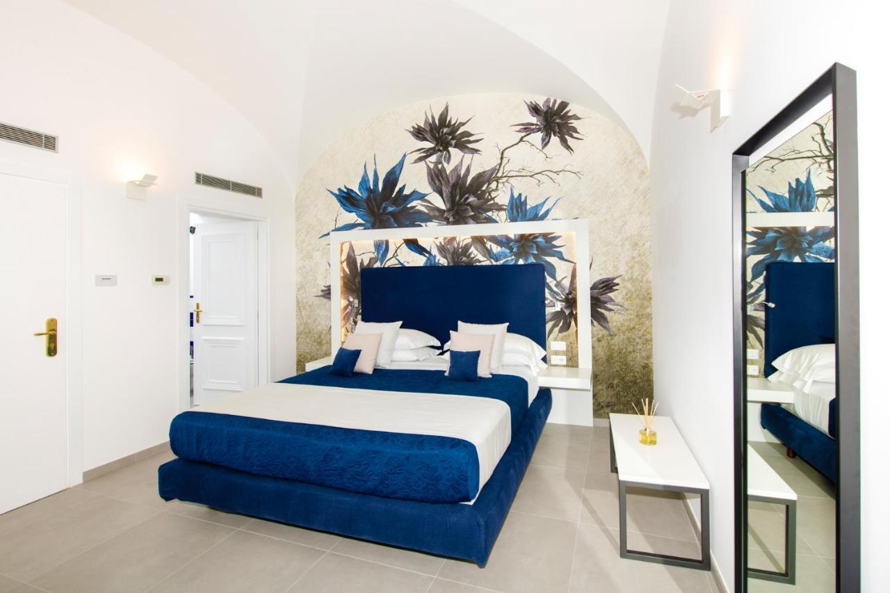 Savoia 4*