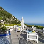 Villa Pietra Santa