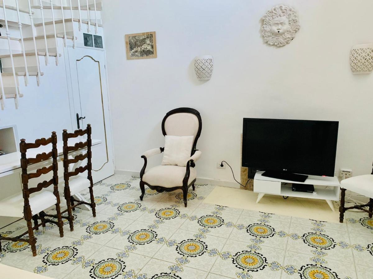 Matilde Villa *