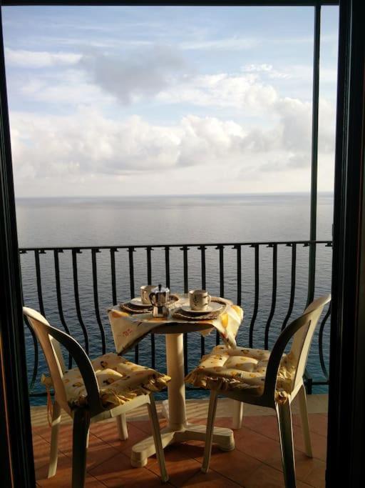 Pleasant With Charming Sea View Apartment Positano