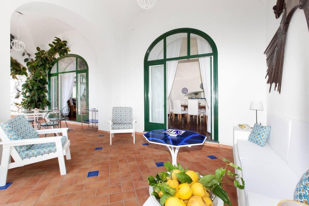 La - Luxury With Private Sea Access Villa *