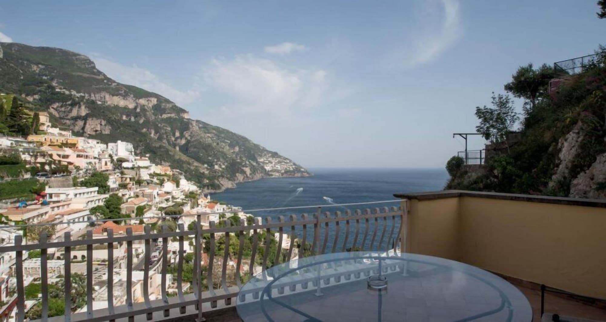 Posa Posa Positano