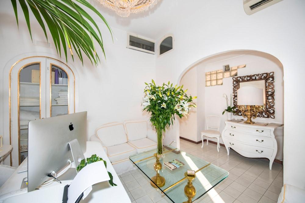Bed & Breakfast Yiara (adults Only)