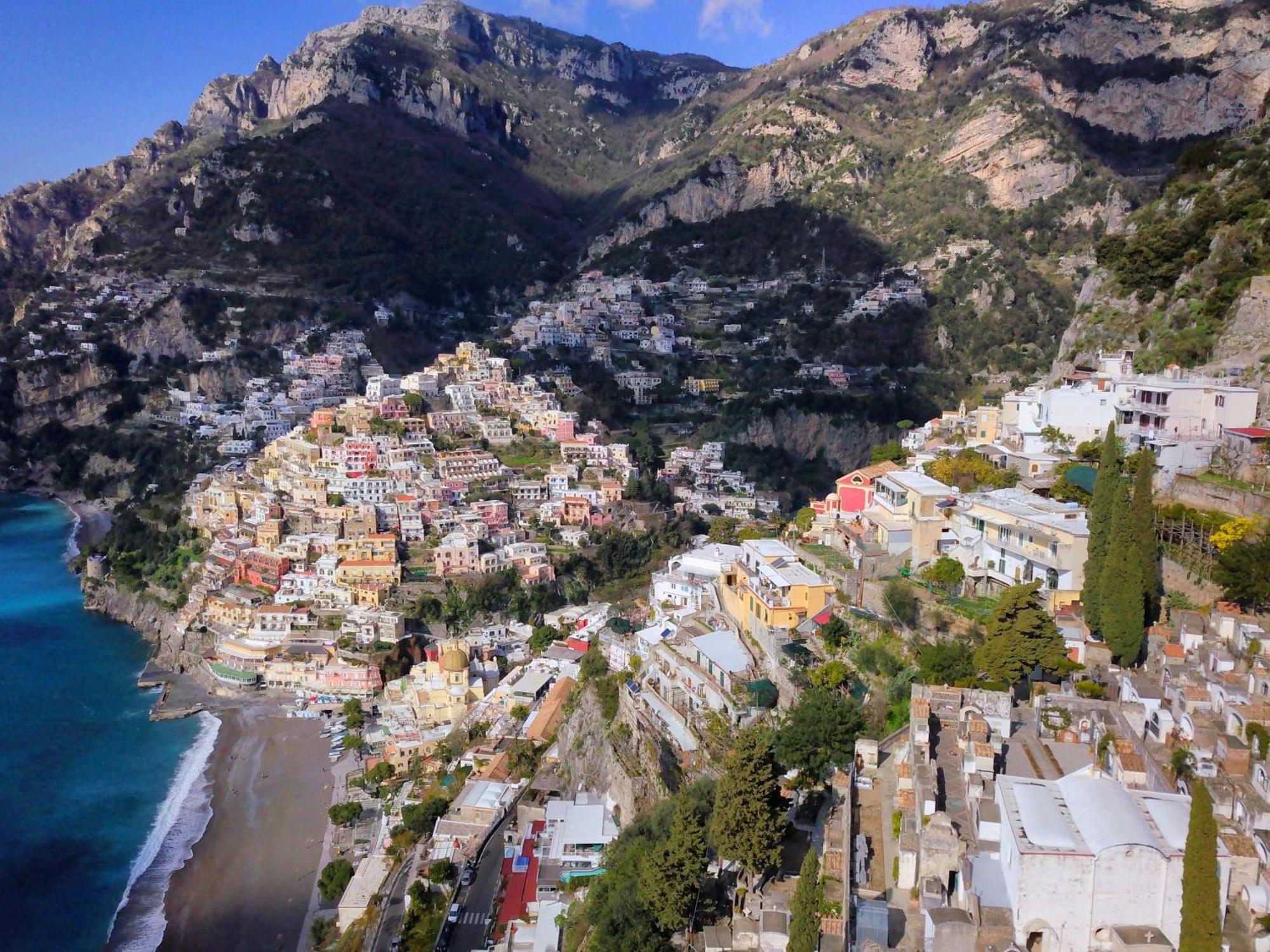 - Anna Villa Positano