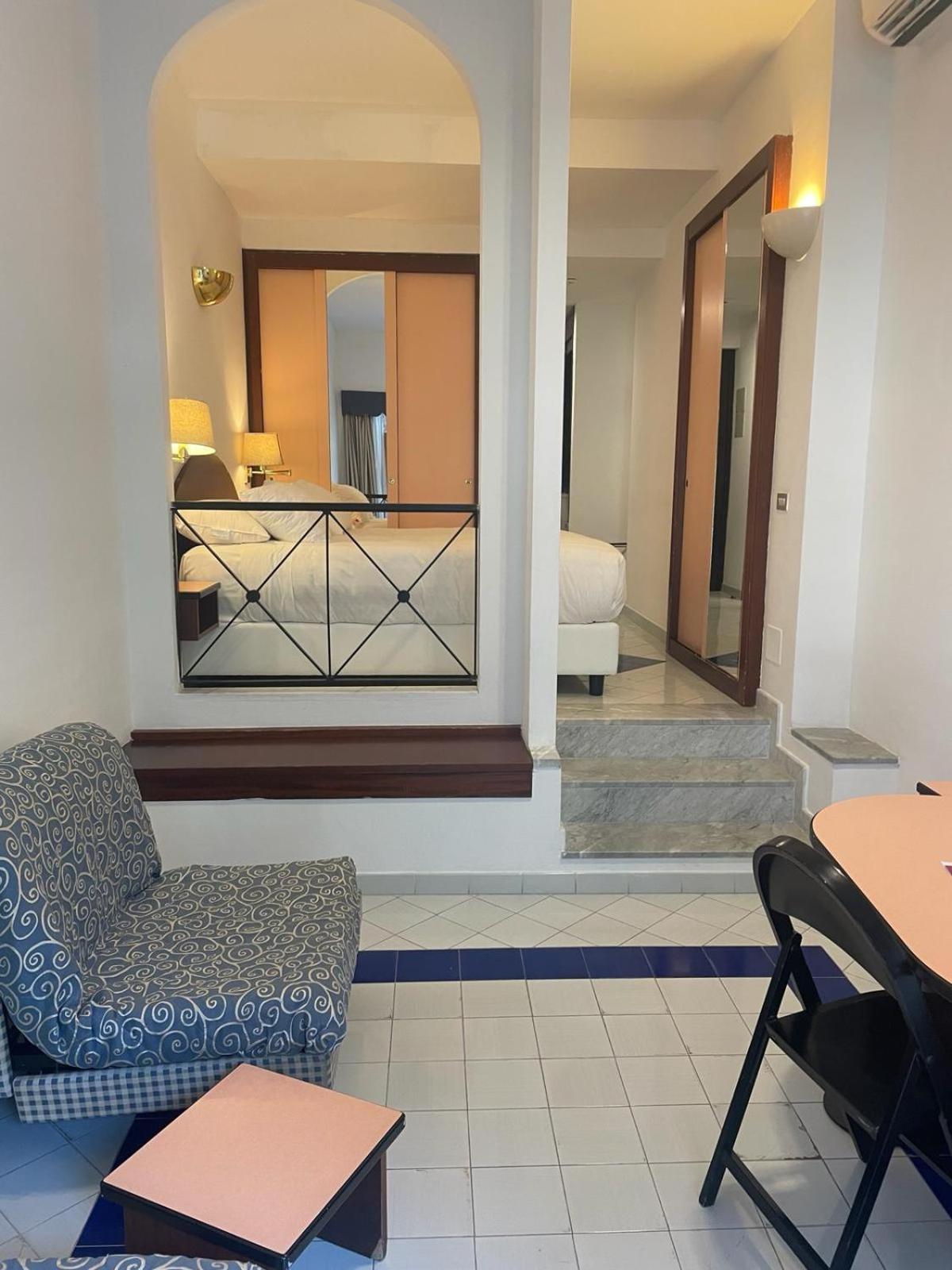 Stanza 913 Royal Guest house *