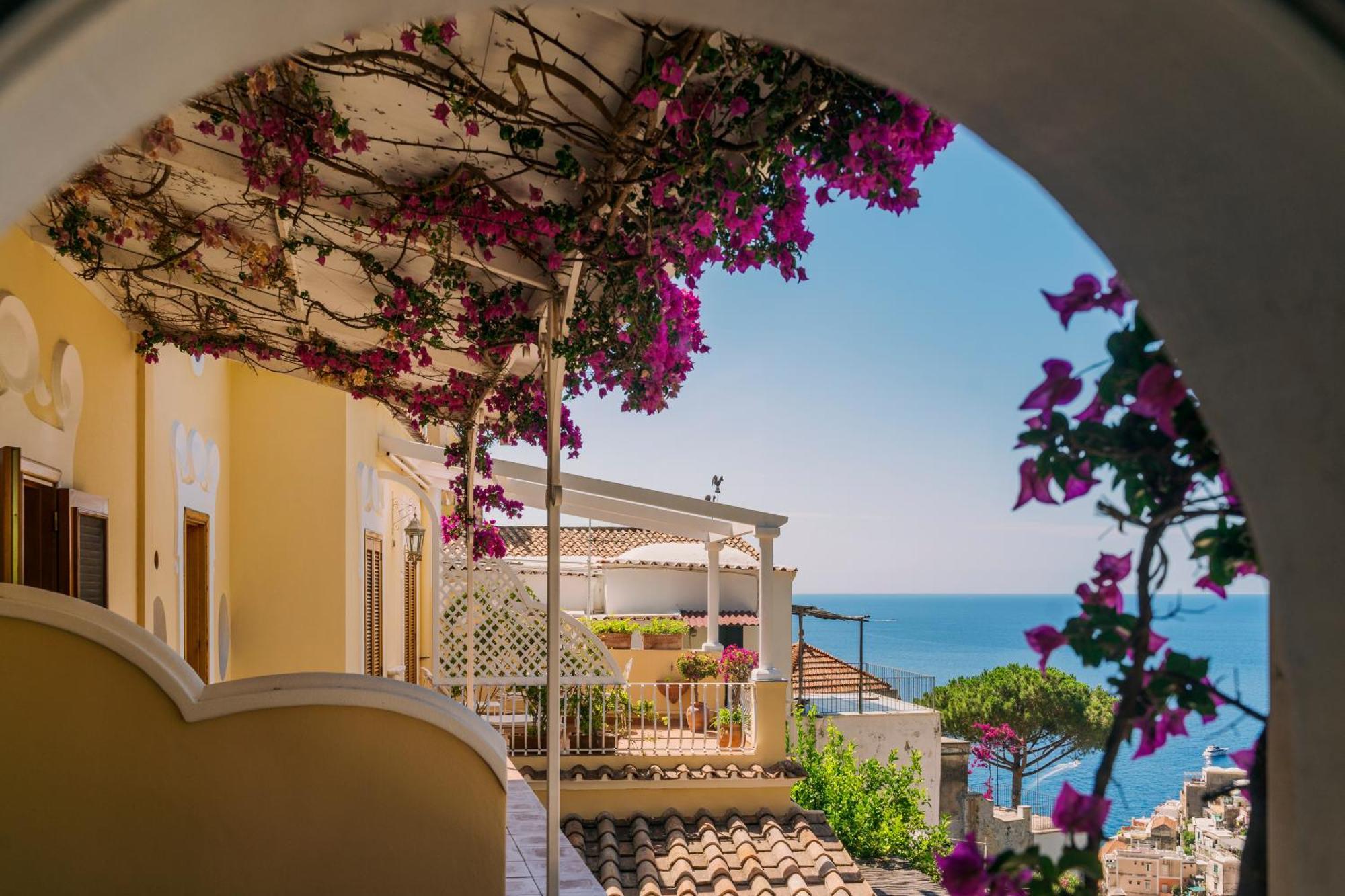 Mary 3* Positano
