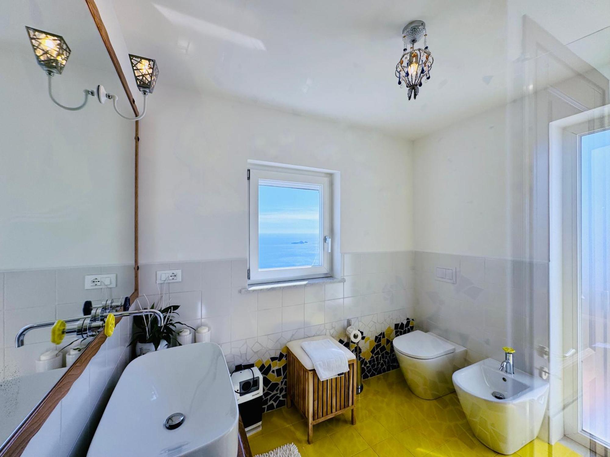 Yourhome - White House Gio