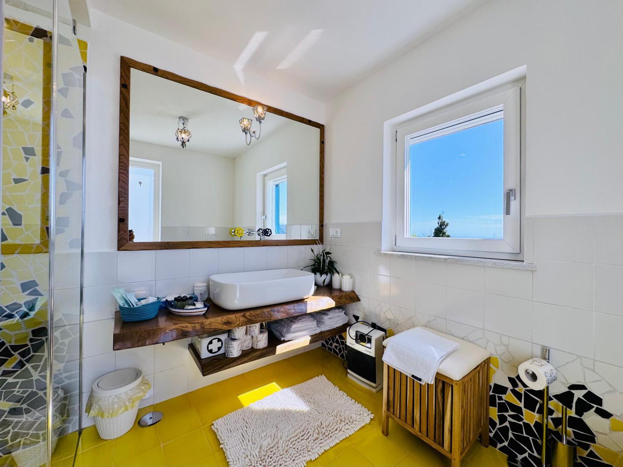 Yourhome - White House Gio