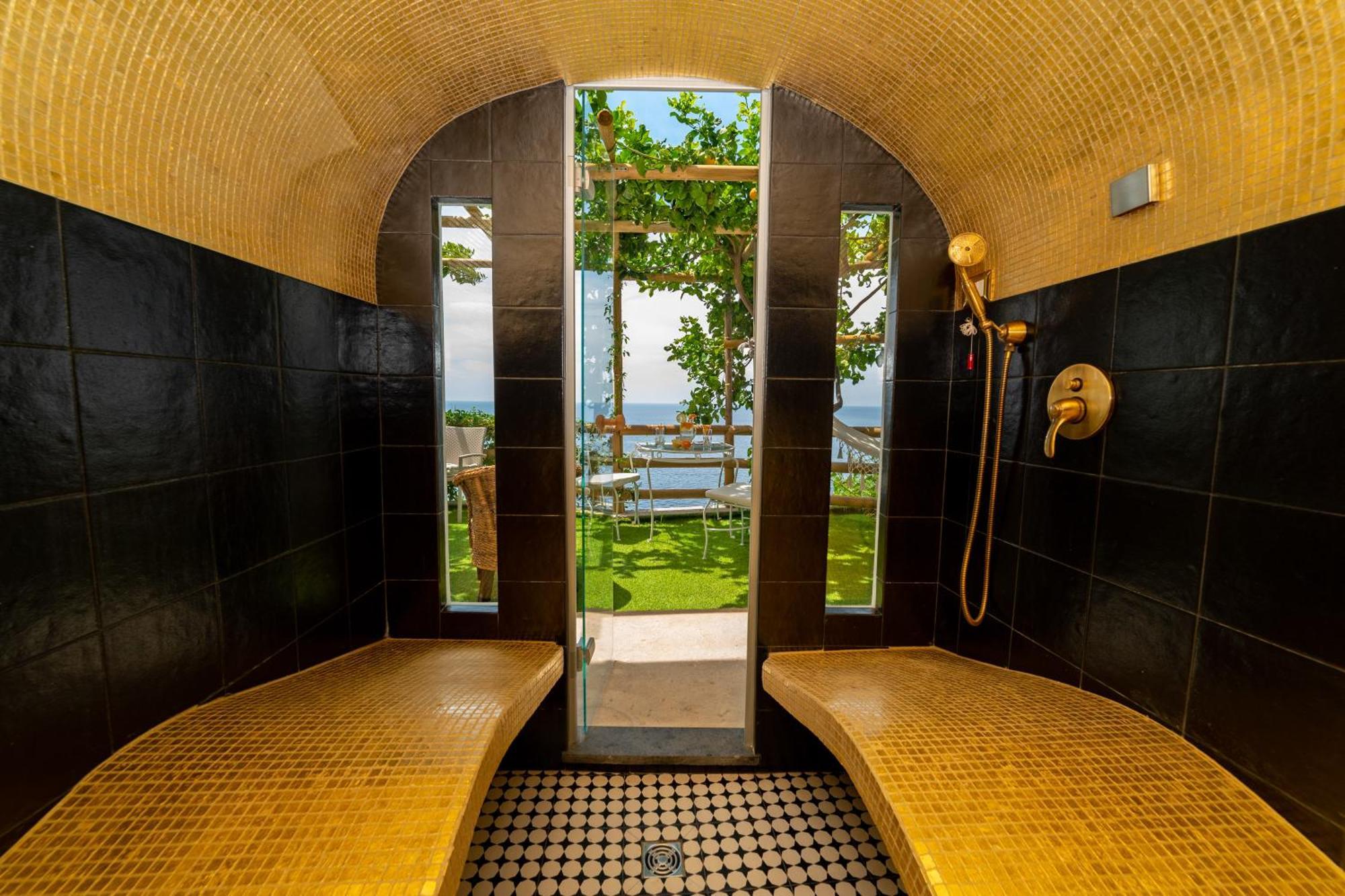Pietra Santa Guest house 2*