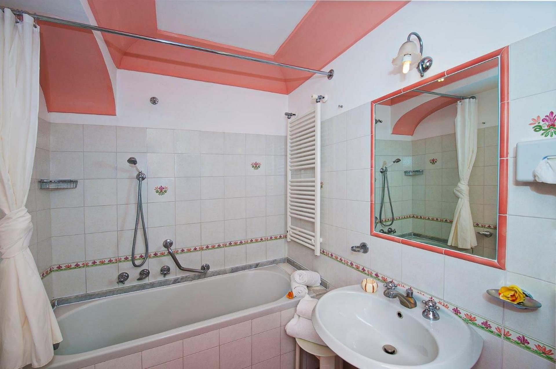 California Hotel 3*