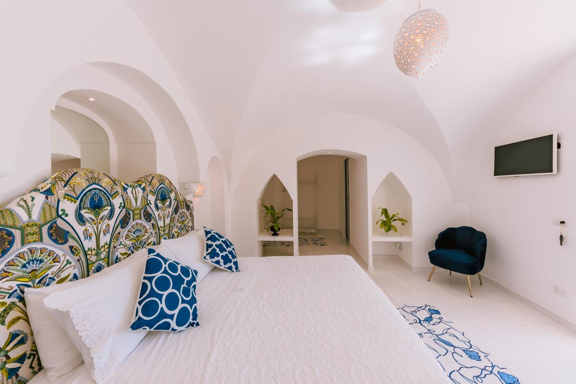 Mary 3* Positano