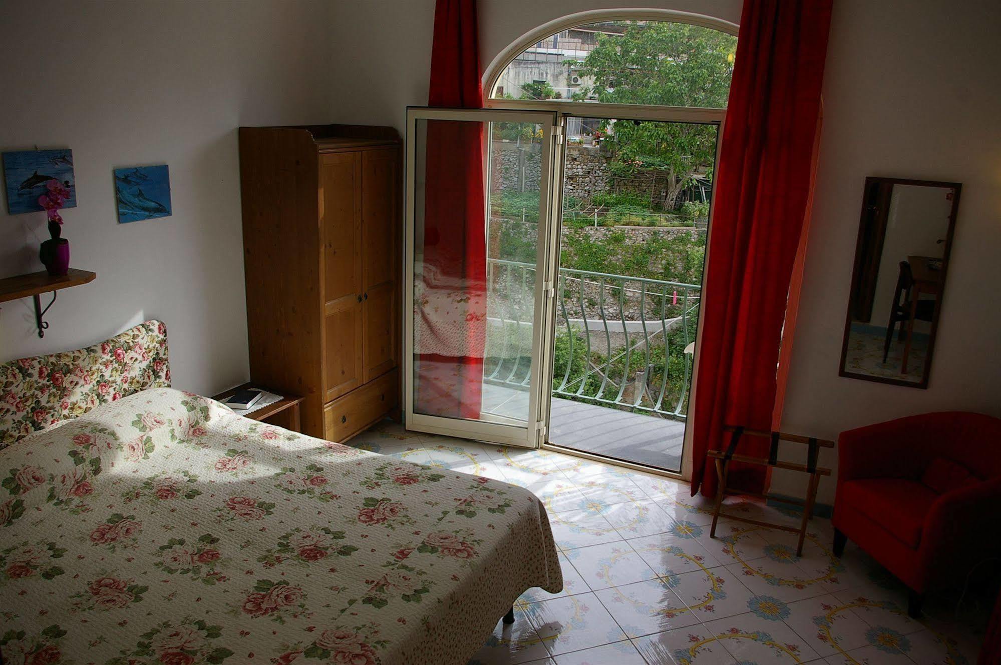 Venus 3* Positano