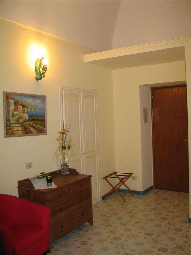 Venus 3* Positano