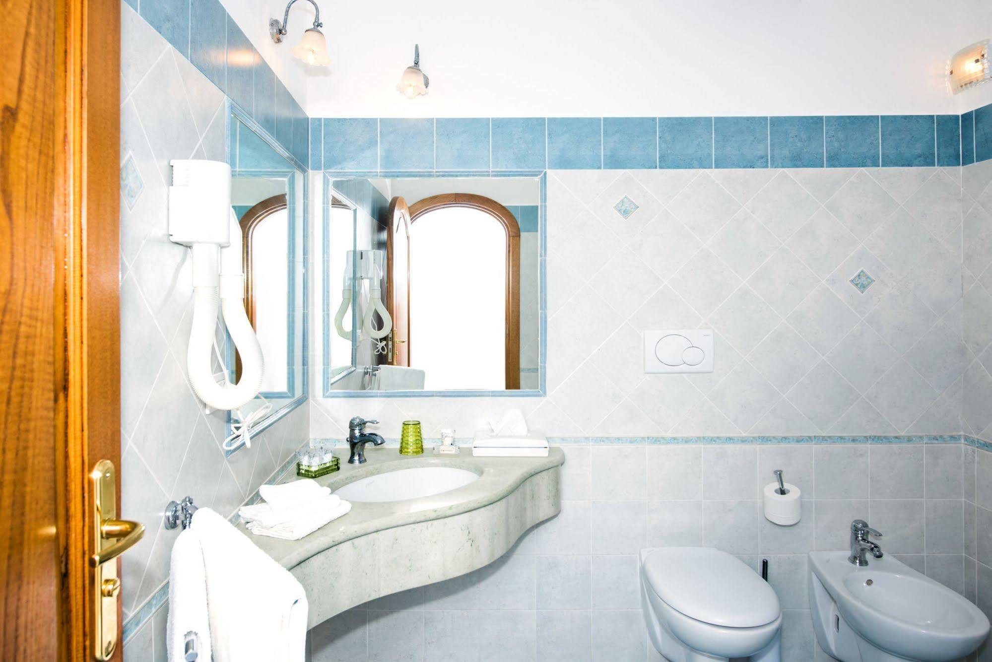 Aparthotel La Rosa Dei Venti 3*